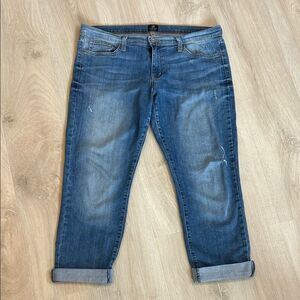 Just Black Brand Women’s Mid-Rise Medium Wash Distressed Cropped Jeans, Size 31